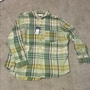 Universal Threads green plaid men’s flannel Large